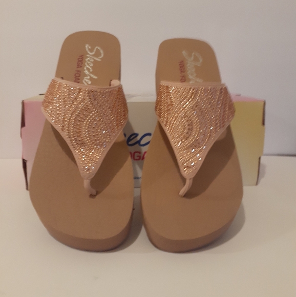 NEW! SKECHERS WITH YOGA FOAM CASUAL SANDALS - Picture 1 of 3